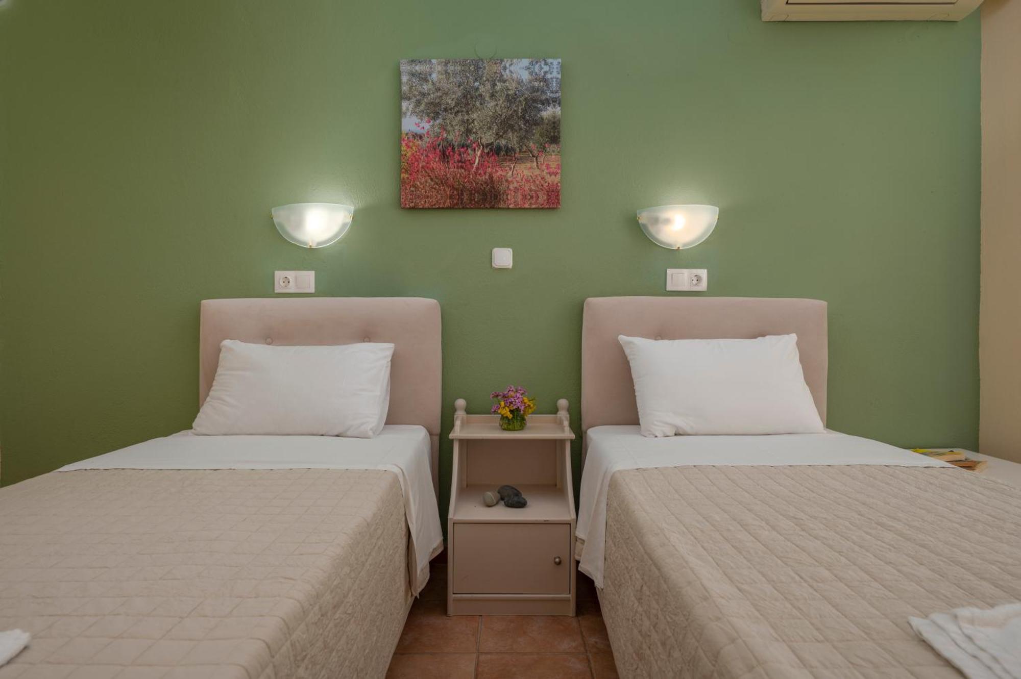פורקה Julia Hotel מראה חיצוני תמונה