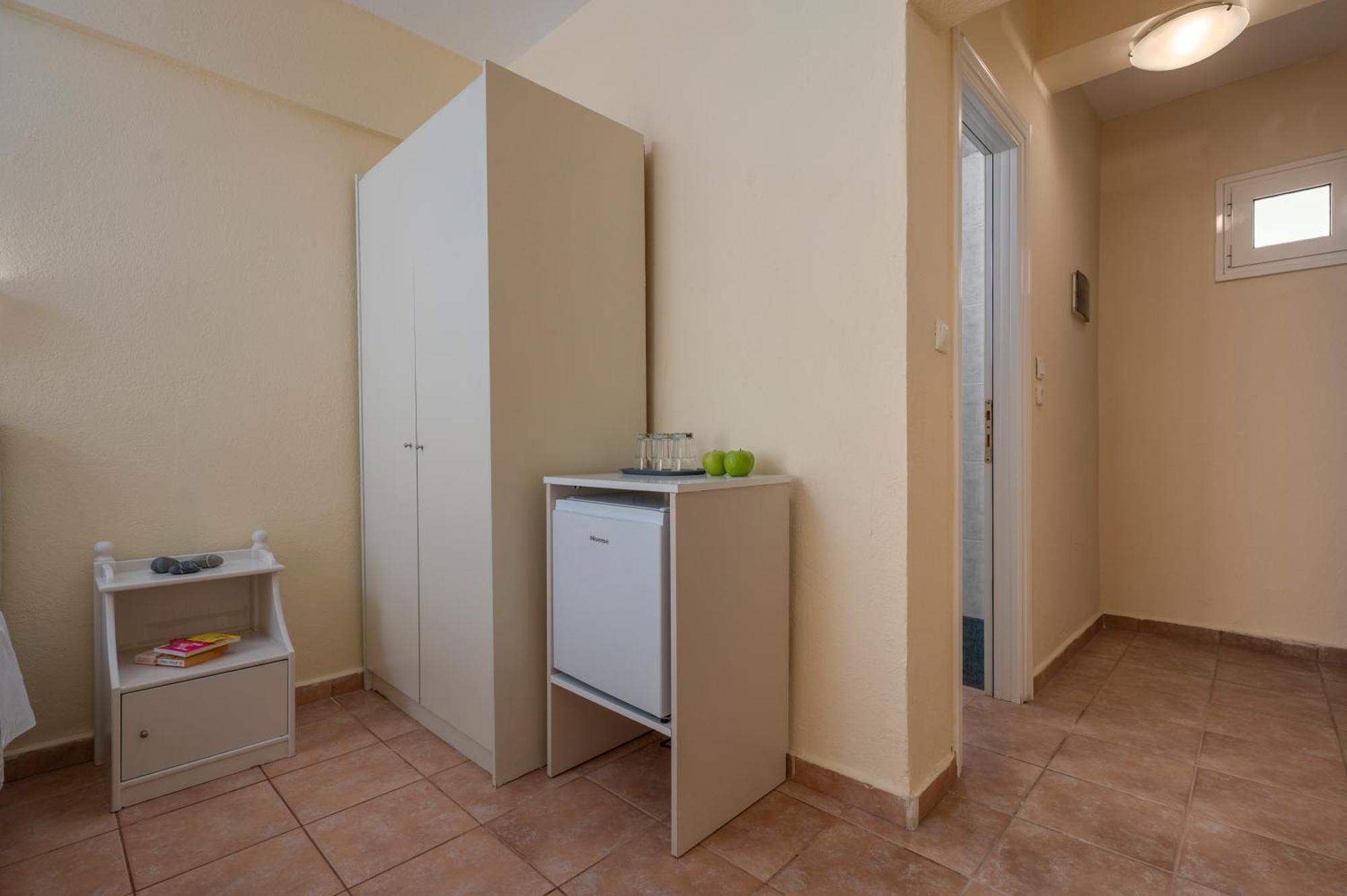פורקה Julia Hotel מראה חיצוני תמונה