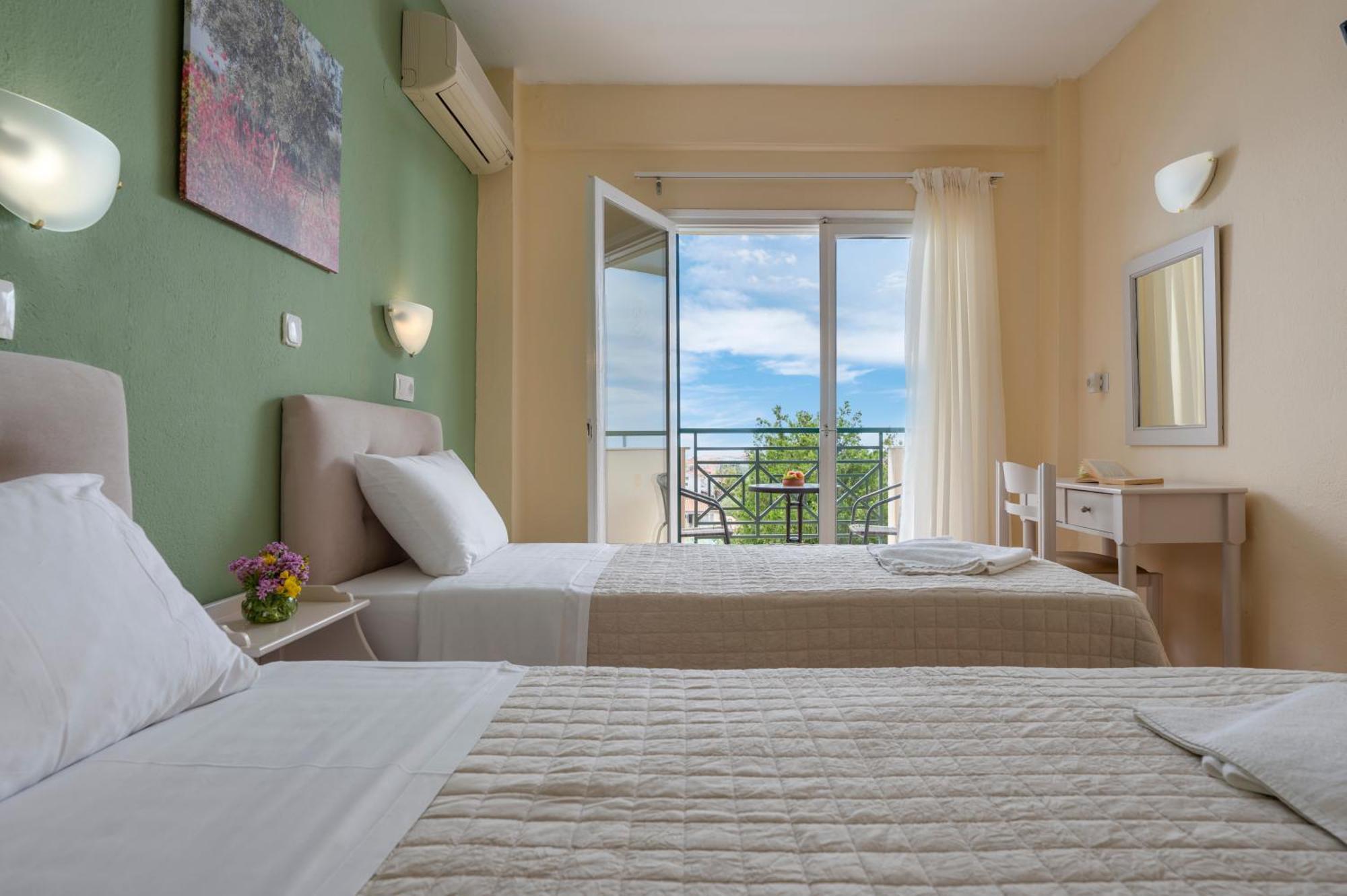 פורקה Julia Hotel מראה חיצוני תמונה